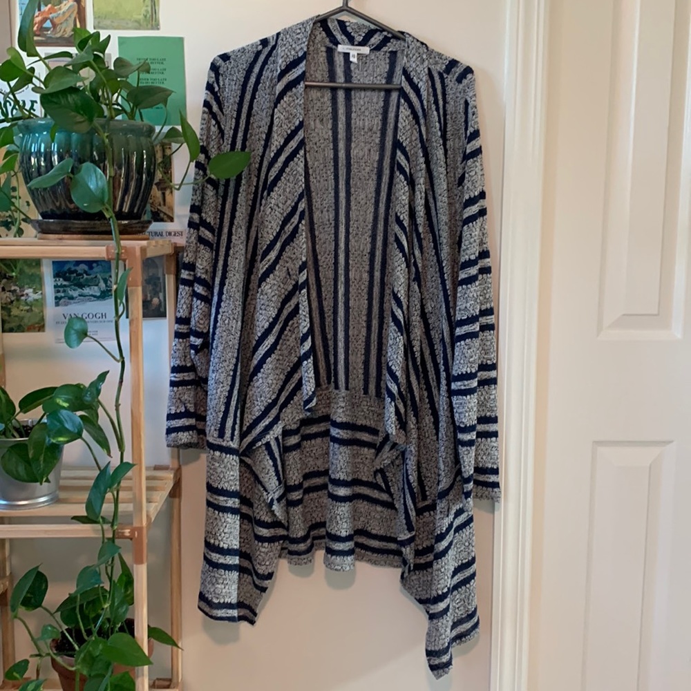 Striped Maunces shrug